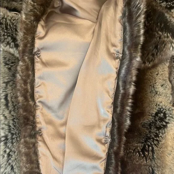 Oliveaceous Faux Fur Vest Small - Picture 4 of 5